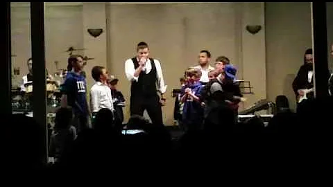 Mordechai Shapiro with kids