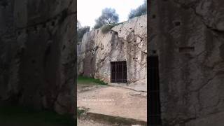 Sokrates Hapishanesi, Atina’dakiAkropolis’in güneybatı yamacında  bir arkeolojik yapıdır