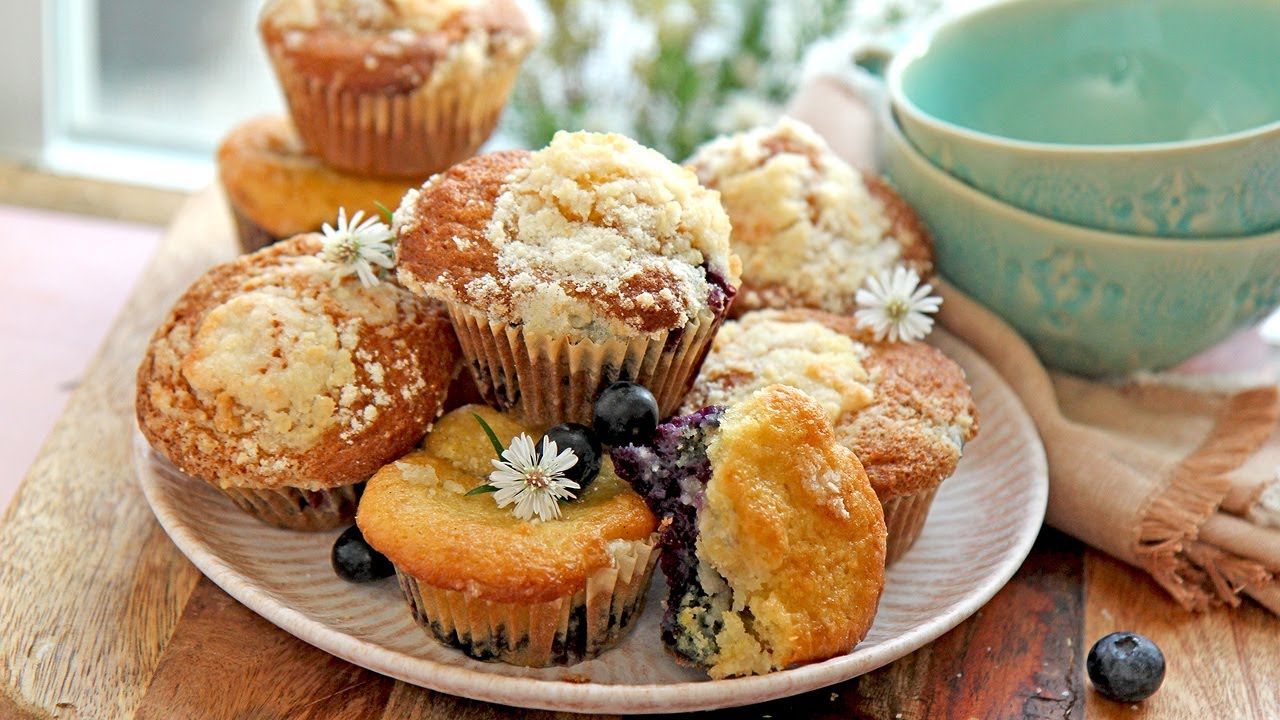 ⁣Homemade Lemon Blueberry Muffins