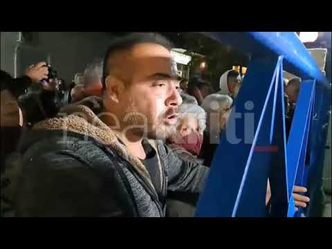 Ιεράπετρα: Υποδοχή με ένταση και πανό για την αναπληρωτή υπουργό Υγείας Μίνα Γκάγκα