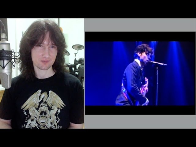 British guitarist analyses Prince playing the blues live in 2006!