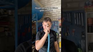 Hava Makinesi Ile Saçını Yapan Gence Gelen Yorumlar