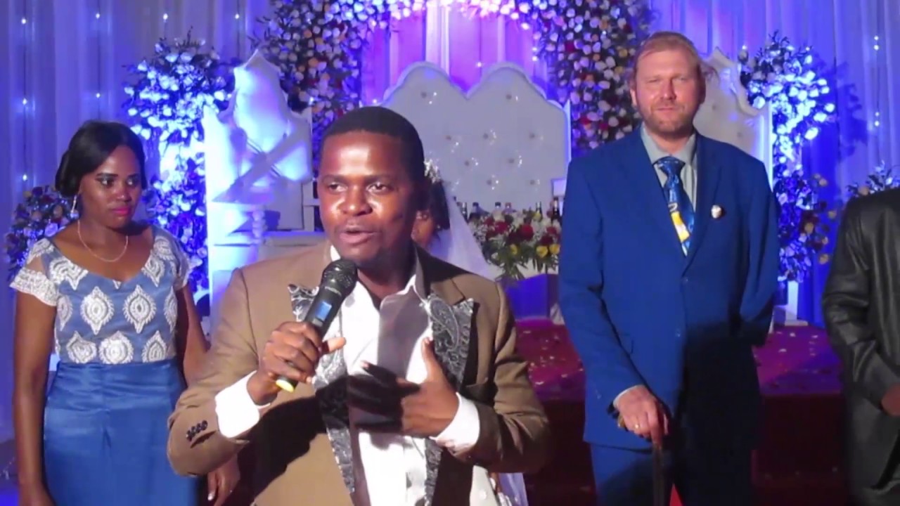 Mc pilipili Avunja rekodi ya kuchekesha kwenye harusi ya Chriss na Nijaalie party 1