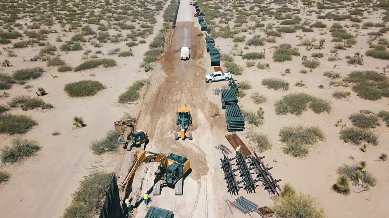 Border Wall Construction Progresses In New Mexico - YouTube
