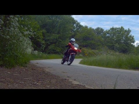 Porque mi moto tira gasolina por una manguera
