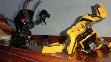 CROWBAR VS BUMBLEBEE(stop motion)