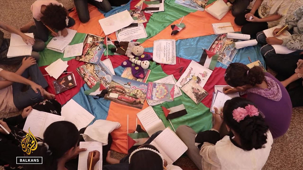 إسرائيل تدمر مدارس غزة: الفصول الدراسية المؤقتة ملاذ للأطفال