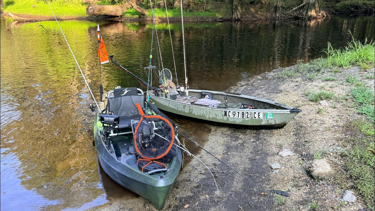 Testing my over the shoulder mount (yakattack broomstick pro) bass fishing lumber river and lake!