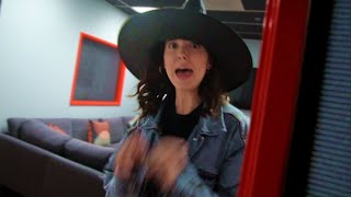 You Wont Believe What Scared Her So Bad! *Funny*
Spooky season is coming to an end, soon course Sam had to get scared one more time.
GET MY NEW SINGLE Shh!⬇️
http://bit.ly/ROZE-Shh
INSTAGRAM: @Catherine roze
TWITTER: @iamROZE You Wont Believe What Scared Her So Bad! *Funny*