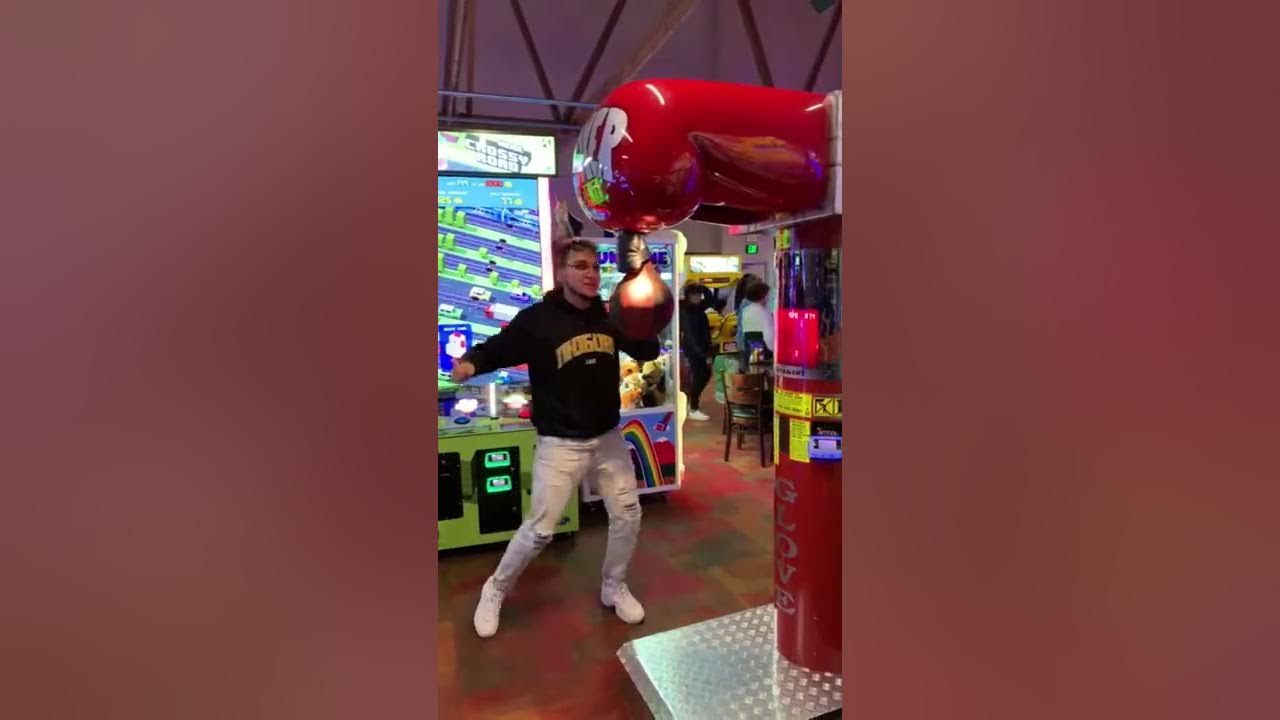 (almost) BEAT ARCADE BOXER PUNCH BAG MACHINE HIGHEST SCORE! YouTube