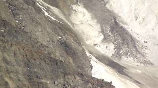 Avalanche no maciço do Mont Blanc, encosta da Dome de Goûte