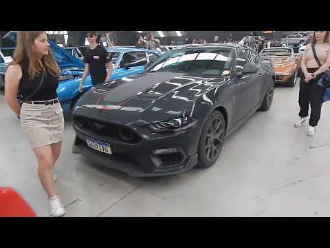 ANTIGO E NOVO MUSTANG, QUAL VOCÊ PREFERE?
