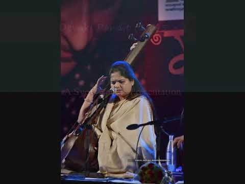 Devaki Pandit sings Devotional Marathi Abhang