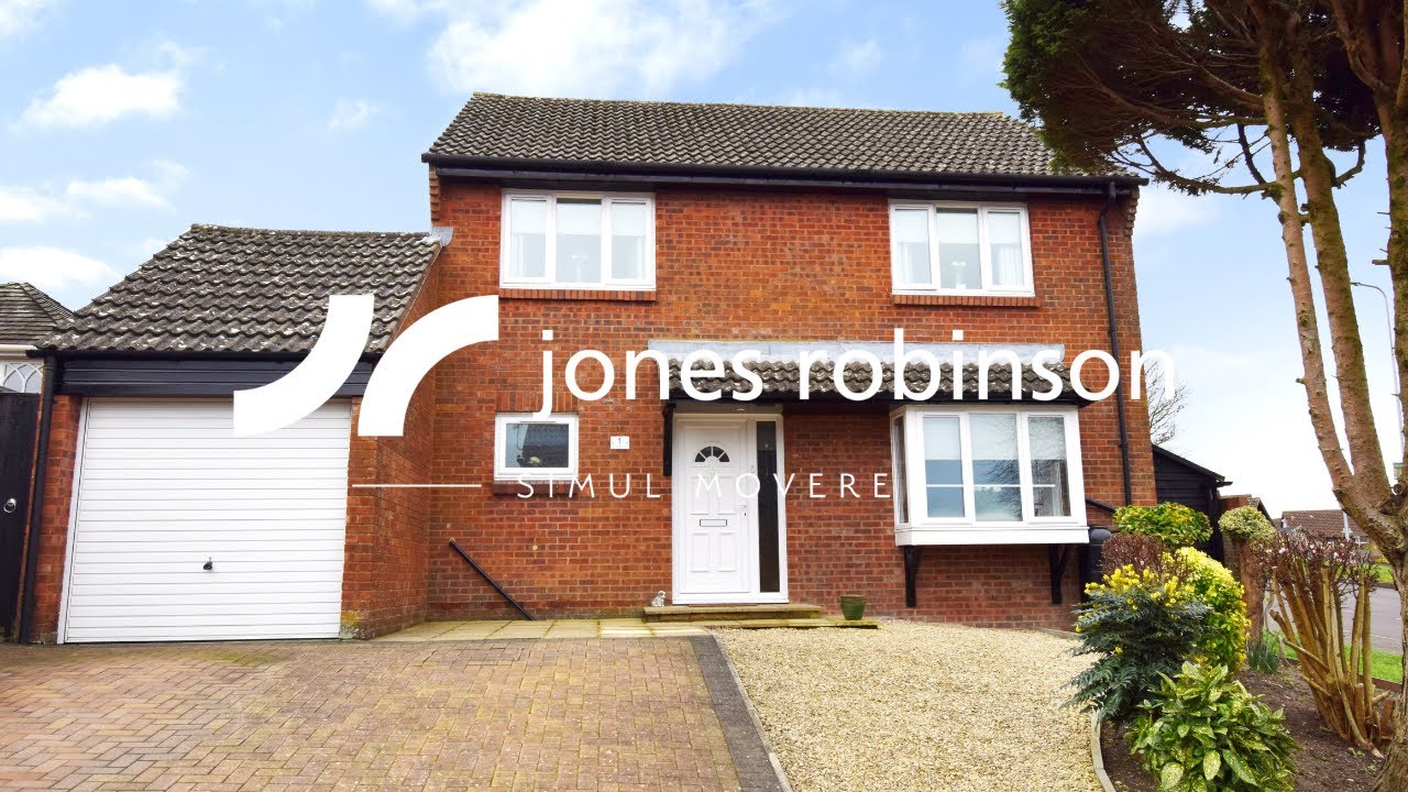 1 Elizabeth Drive Devizes SN10 3SB. FOR SALE £365,000 **Sold Subject