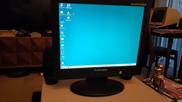 1997 Compaq DeskPro 4000 runs Windows 98 and Doom 95