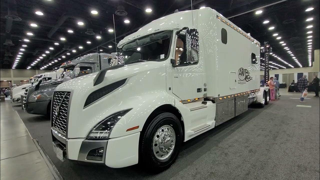 2022 VOLVO VNL WITH ARI BIG BUNK SLEEPER MID AMERICA TRUCK SHOW YouTube