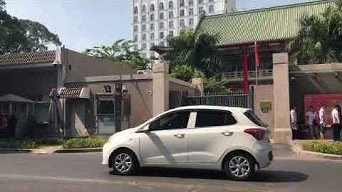 CẢNH XẾP HÀNG – tại Tổng lãnh sự quán Trung Quốc tại TPHCM