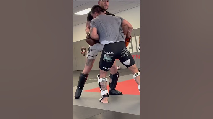 The LAST PUNCH Alex Pereira throws while SPARRING 😂