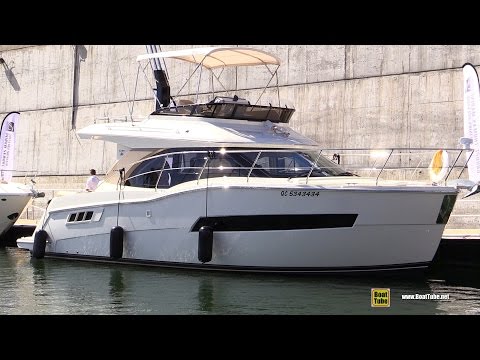 2016 Carver 34 Motor Yacht - Walkaround - 2016 Montreal In Water Boat Show