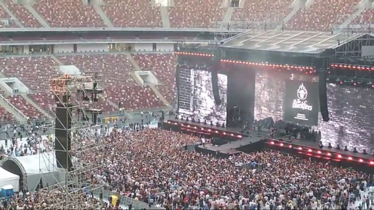 Почему не показали концерт. Bon Jovi Luzhniki Stadium. БСА Лужники концерт. Лужники Джон Бон Джови. Bon Jovi в Лужниках.