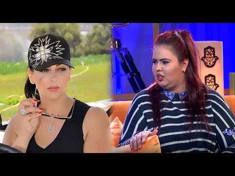 سكينة درابيل تعلنها أمل صقر مكتعجبنيش 