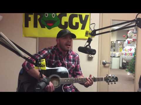 Mark Ferrari performs