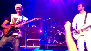 Paul Gilbert And Greg Howe Jamming Over Little Wing