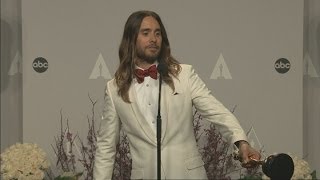 Oscars 2014 Winners Room: Jared Leto gives away Best Supporting Actor Oscar during hilarious speech