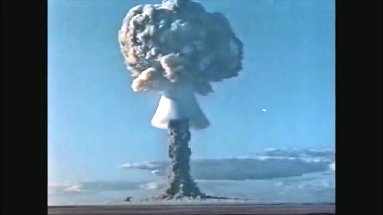 Рдс водородная бомба. Водородная бомба РДС-6. Первая водородная бомба 1953. Испытание водородной бомбы РДС-6с. Взрыв водородной бомбы 1953.