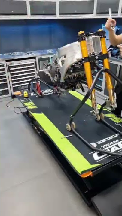 Begini Cara Merakit MotoGP dari Nol. Timelaps Perakitan Moto GP