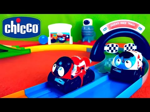 DUCATI MULTI PLAY RACETRACK / Трек с мотоциклами Chicco на радиоуправлении DUCATI MULTI PLAY RACETRACK / Трек с мотоциклами Chicco на радиоуправлении