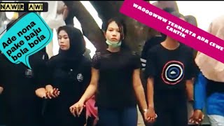 Dero lagu ''Ade Nona pake Baju Bola-Bola
