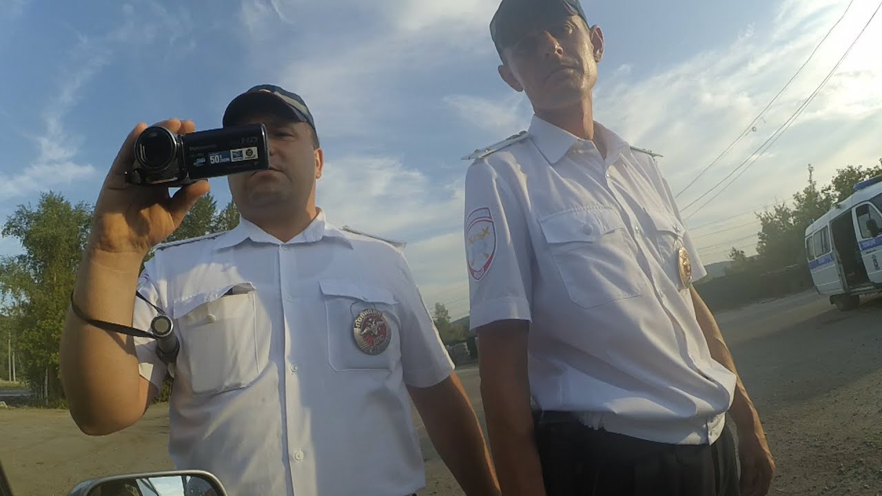 Предупреждение о гаишниках фарами