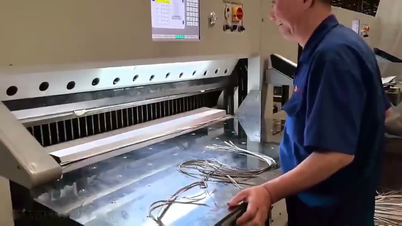 Automatic Hydraulic Paper Cardboard Guillotine Cutter Machine