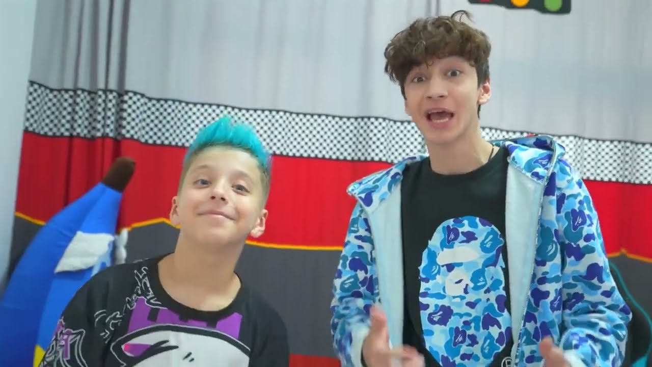 Titkos szoba építése A KUTYÁNAK 🐶🔥 Arthur és David bújócskát játszanak | Boys and Toys Magyar