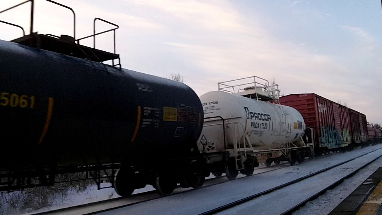 CP 234 w/ CP 9813 & UP 6624 lead this long EB mixed/Autorack/Intermodal train thru Lisgar GO