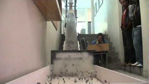 Granular flows experiments