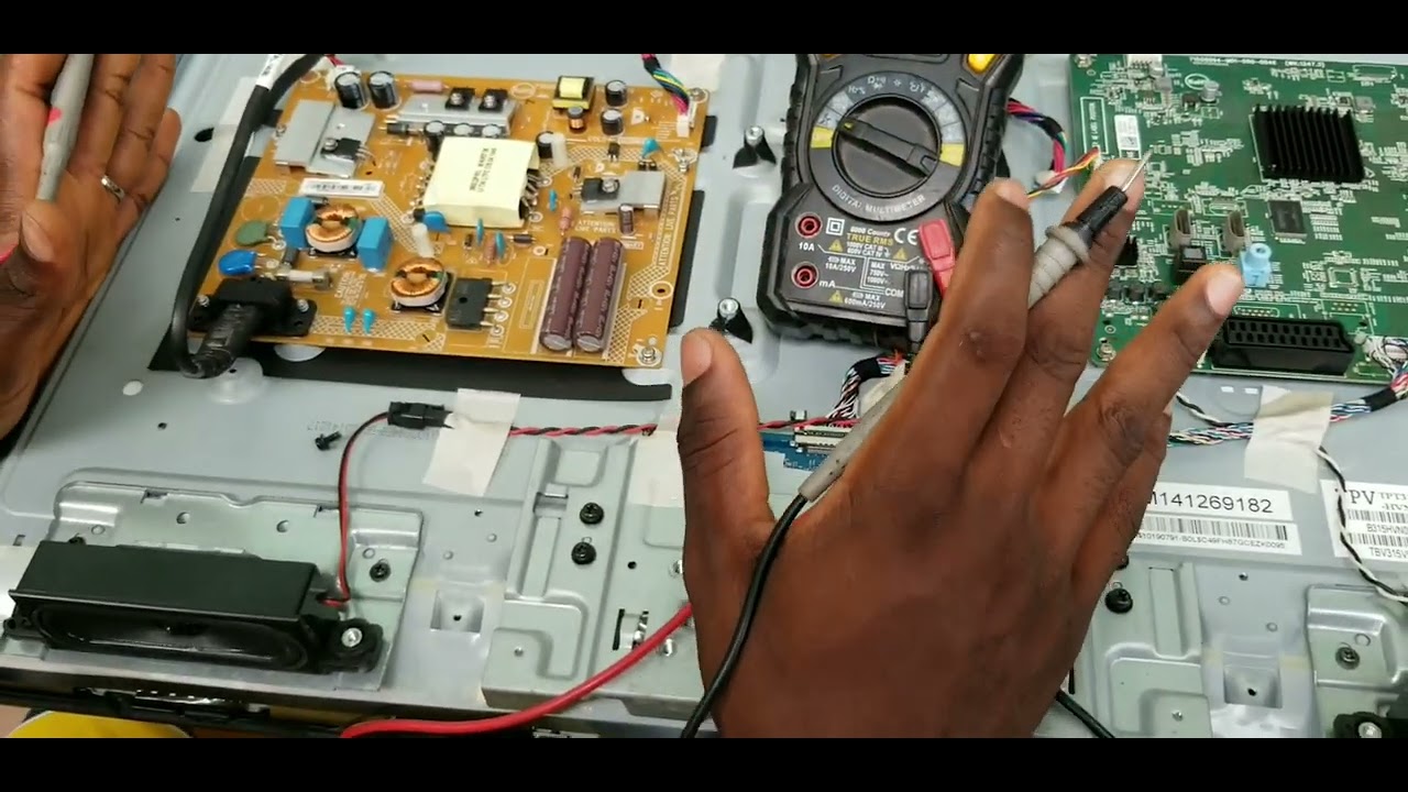 COMMENT ADAPTER UNE CARTE MERE DANS UN ECRAN 32pouce - YouTube