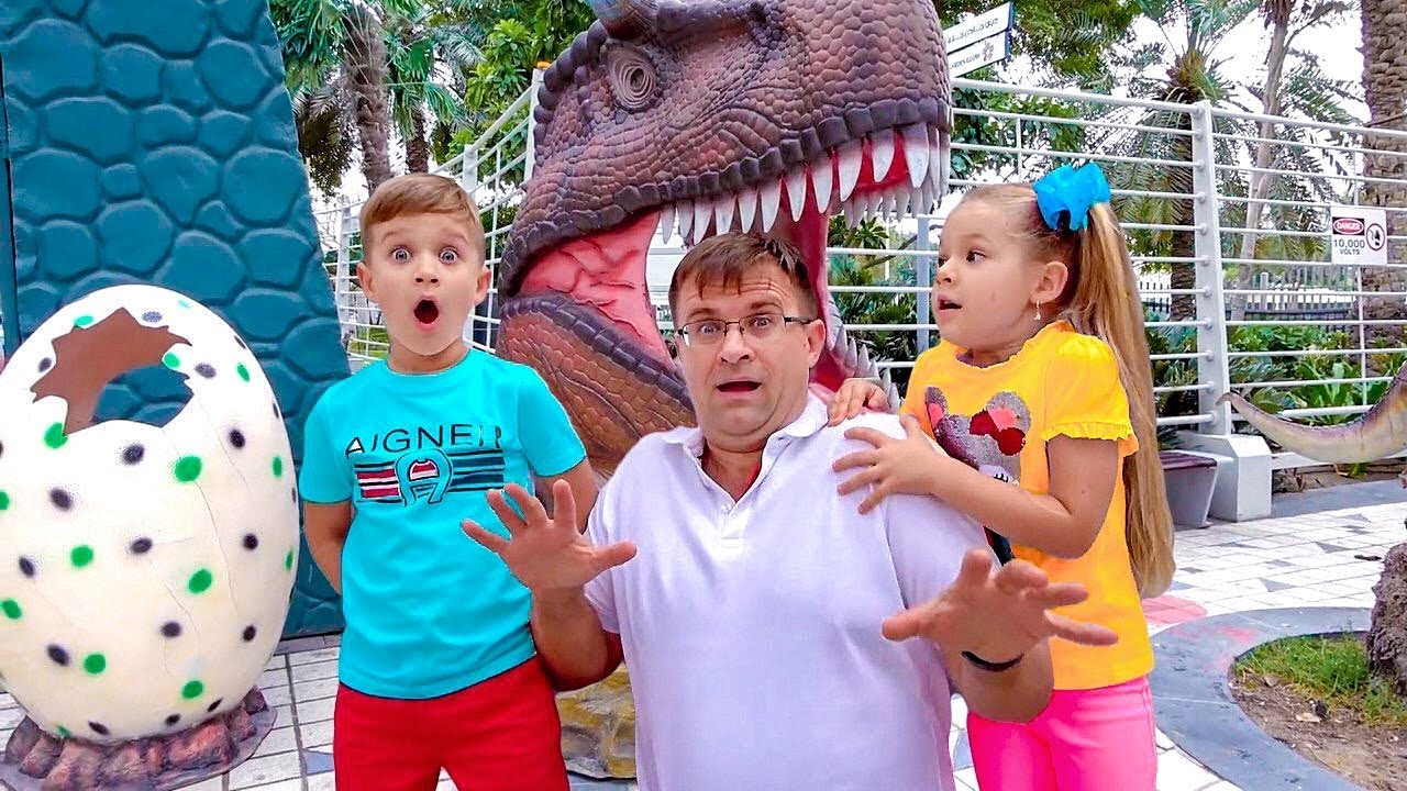 ⁣Diana and Roma walk in the Dinosaur park & Museum of Illusions