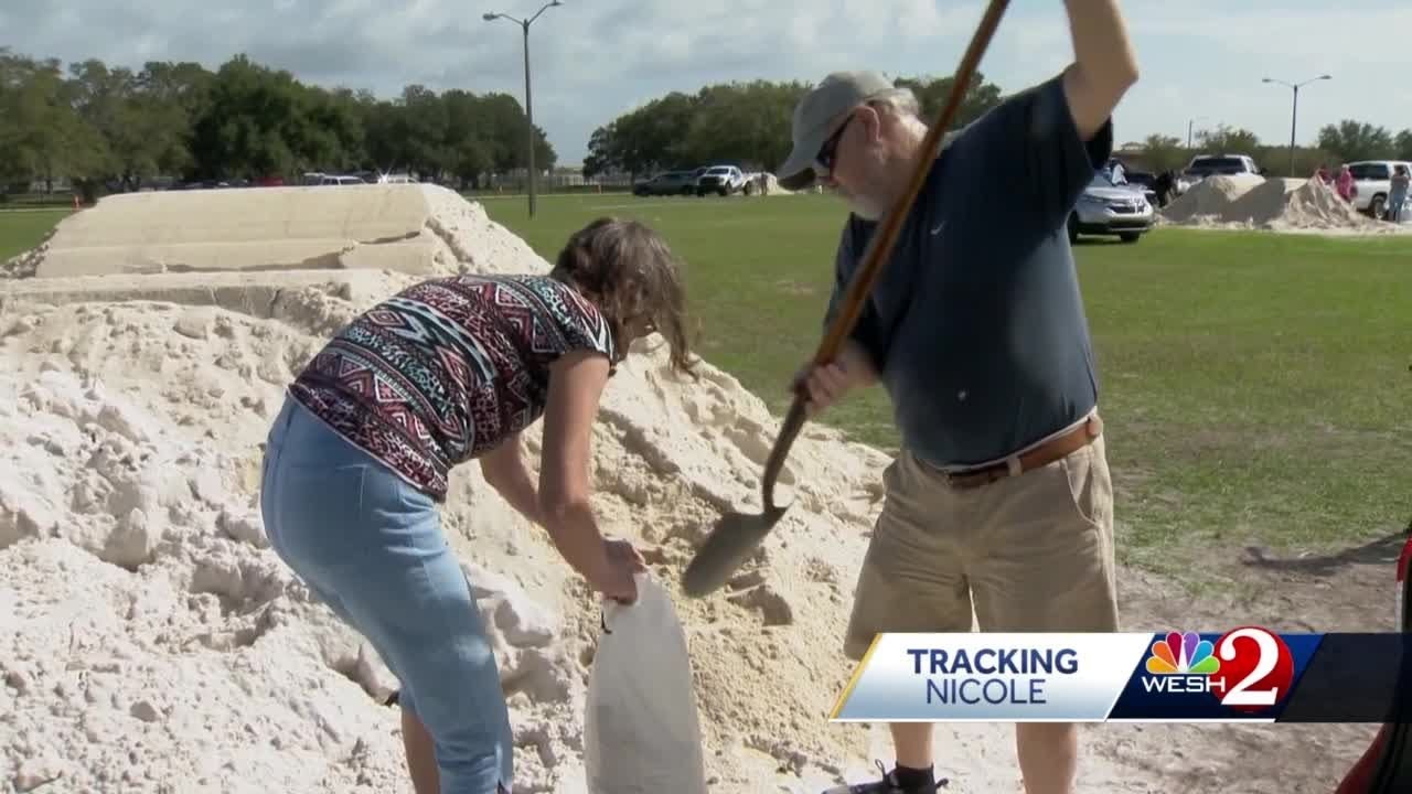 Osceola County residents filling up sandbags, preparing for Nicole