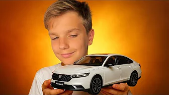 Mark unboxing new diecast Honda Accord 1:18 and changes the oil in the car