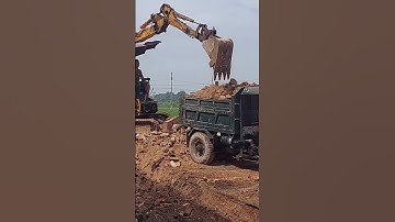 Máy quốc múc đất lên công nông chở đất #shsorts