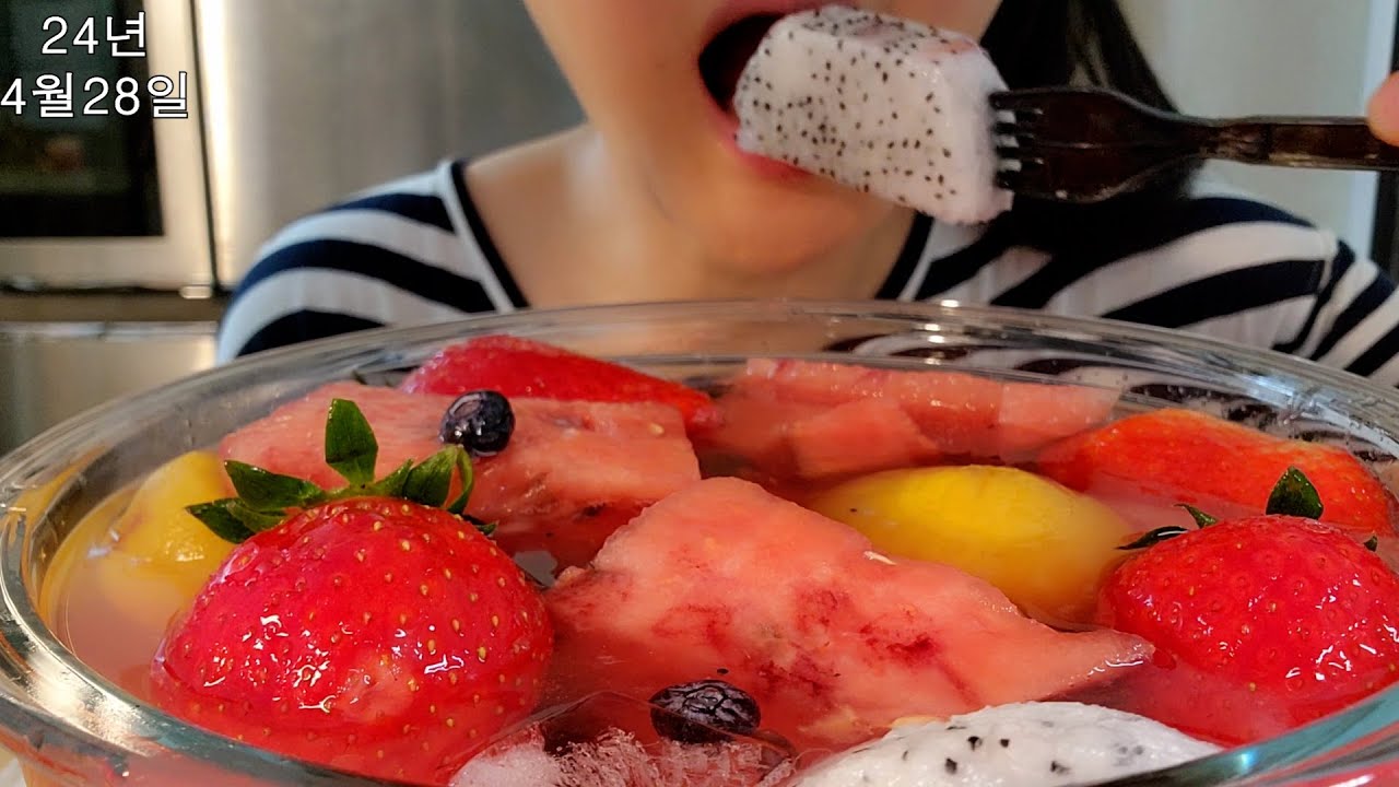 (더워서) 달달하고 시원한 화채 먹기