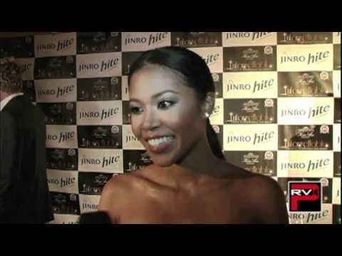 Ameriie Rogers talks about her Sue Wong dress & be...
