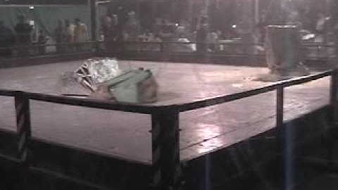 Robots Live Reading 2009 - Semi Final - Barbaric Response - Tilly - Ripper - Behemoth