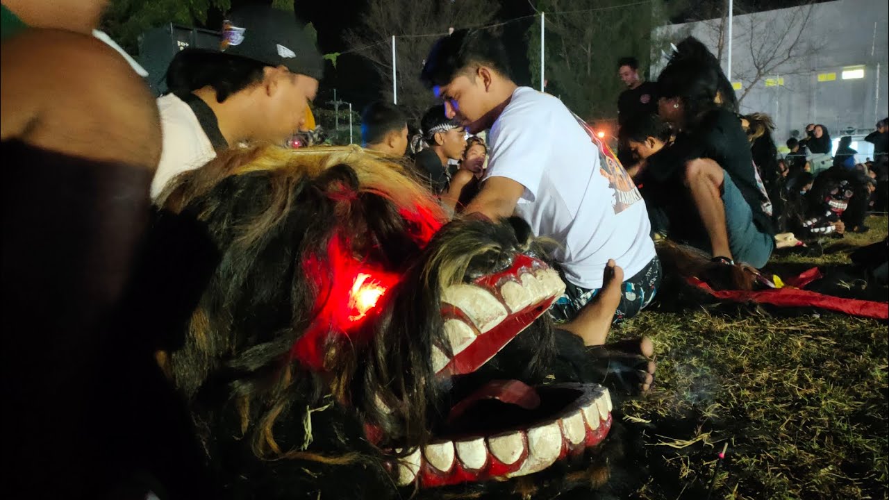 Thak thakan Dewa naga Tambakboyo...bocil kerasukan kirek kikek !!!