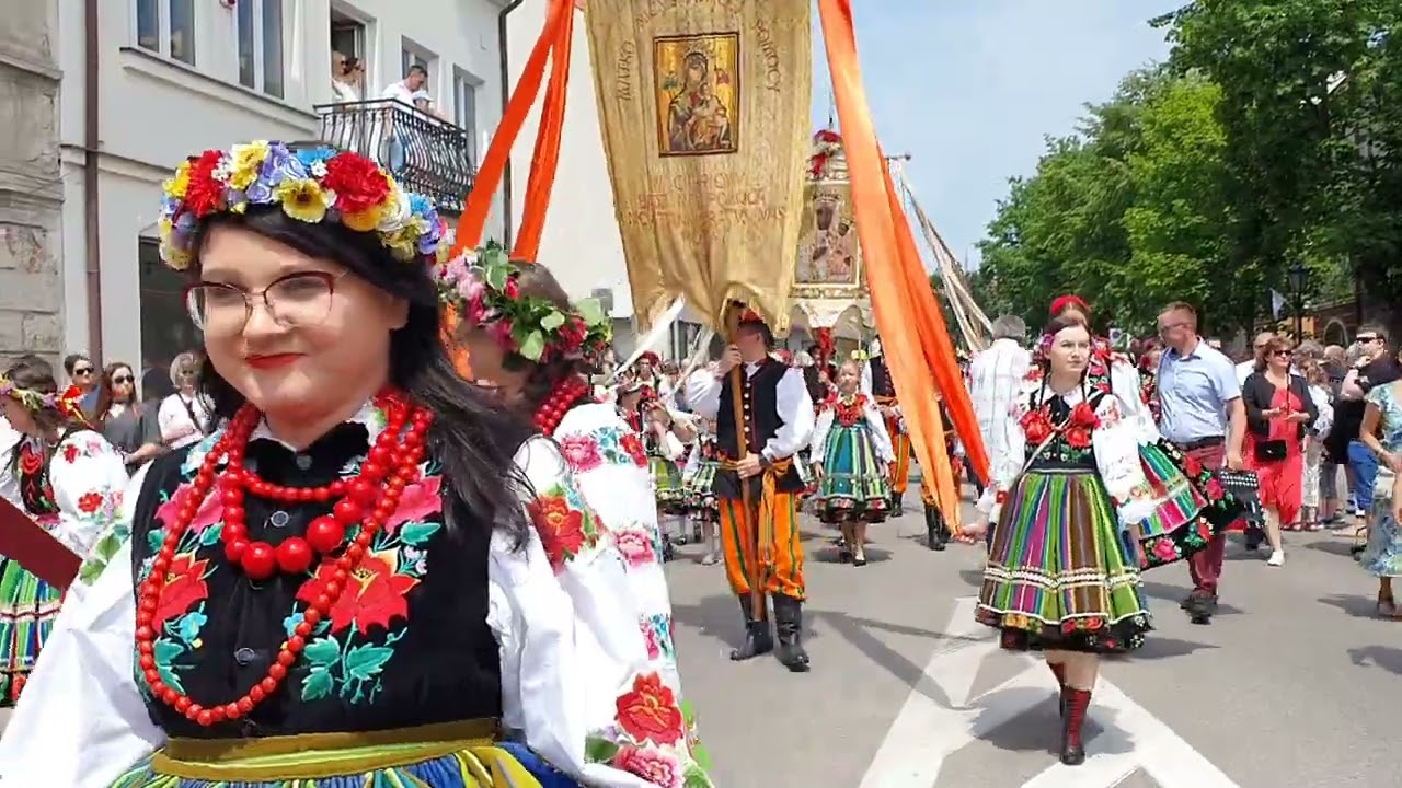 Boże Ciało w Łowiczu. Procesja wyruszyła na ulice miasta