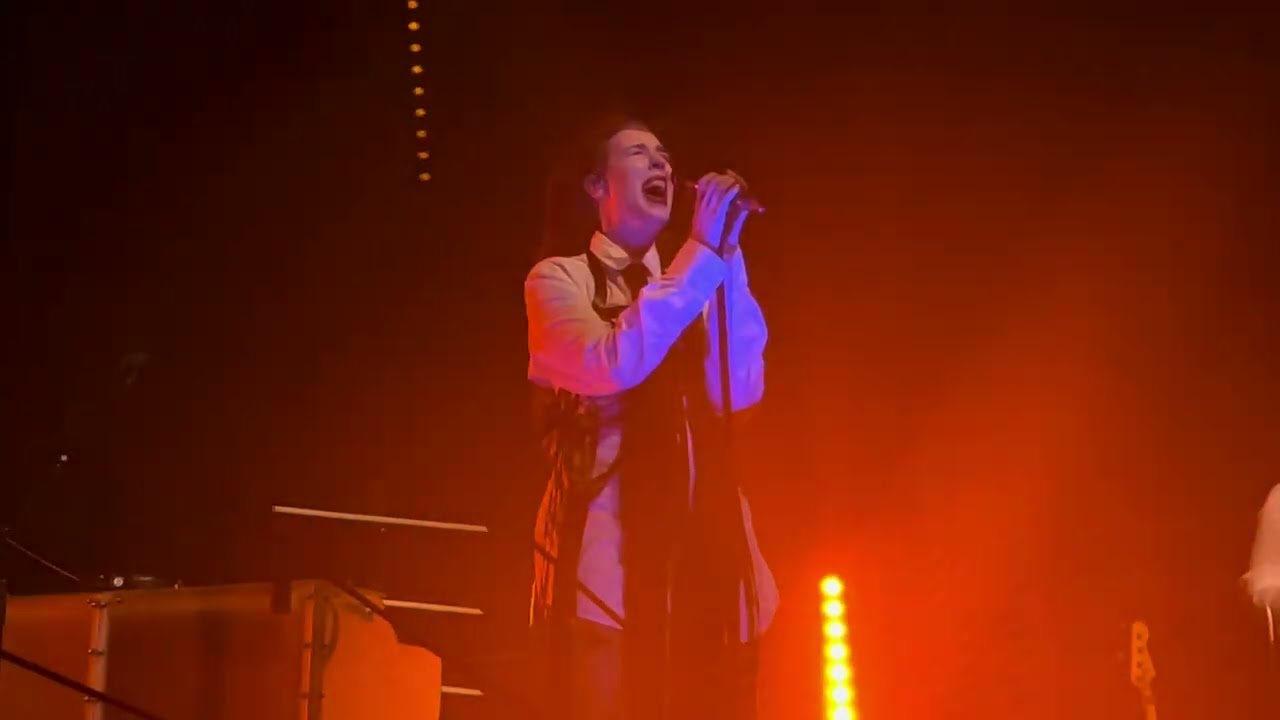 Allie X — Bon Voyage (North American Live Debut at Thalia Hall 06.06.24)