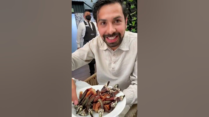 Probamos percebes 😱 ¿Los probarían? | Comida típica española - Diana y Aarón (DyA)