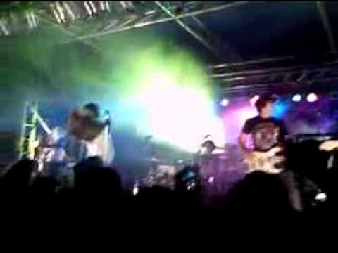 Gym Class Heroes - Clothes Off (LIVE)